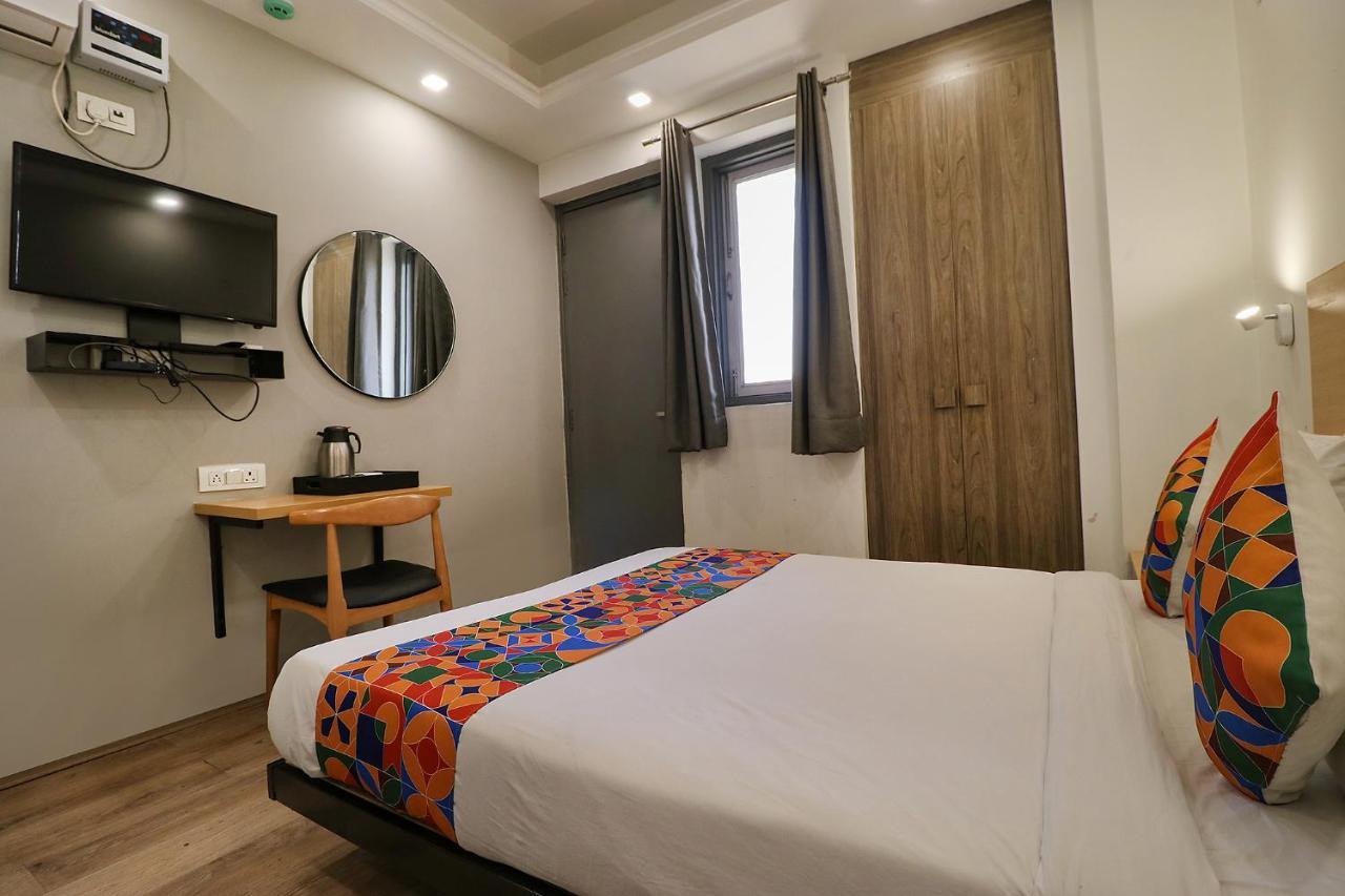 Fabhotel The Chaitanyas Rohini Sec 18 Delhi (National Capital Territory of India) Exterior foto